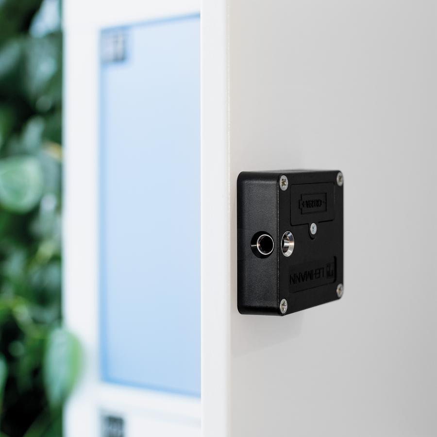 Batteriebetriebene Schließlösungen für Möbel.